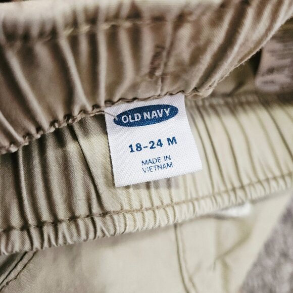 Old Navy Khaki Shorts - Picture 3 of 4